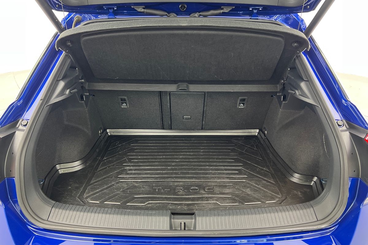 2023 Volkswagen T-Roc 140TSI R-Line D11