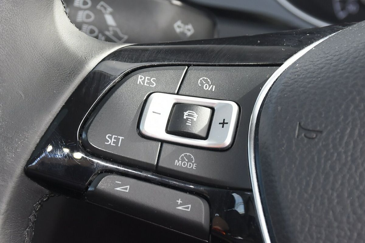 2015 Volkswagen Golf 103TSI Highline 7