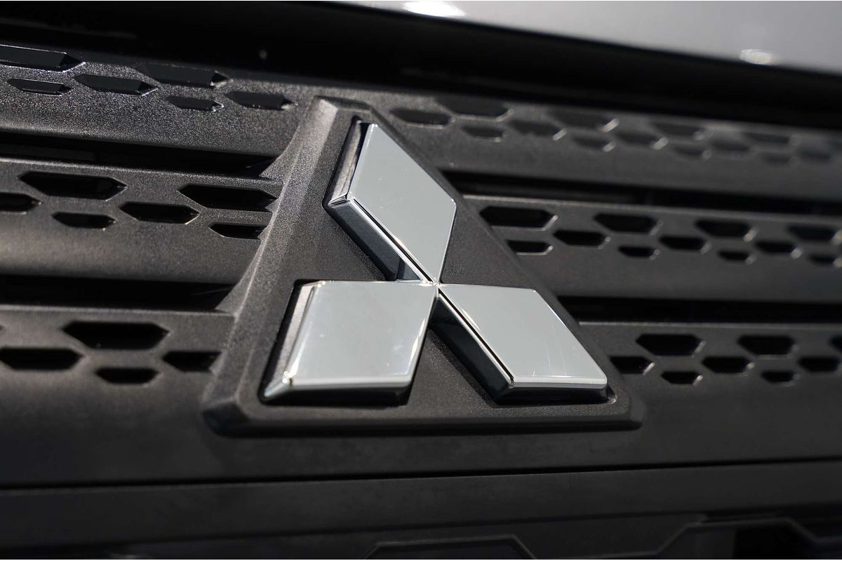 2021 Mitsubishi Eclipse Cross LS YB