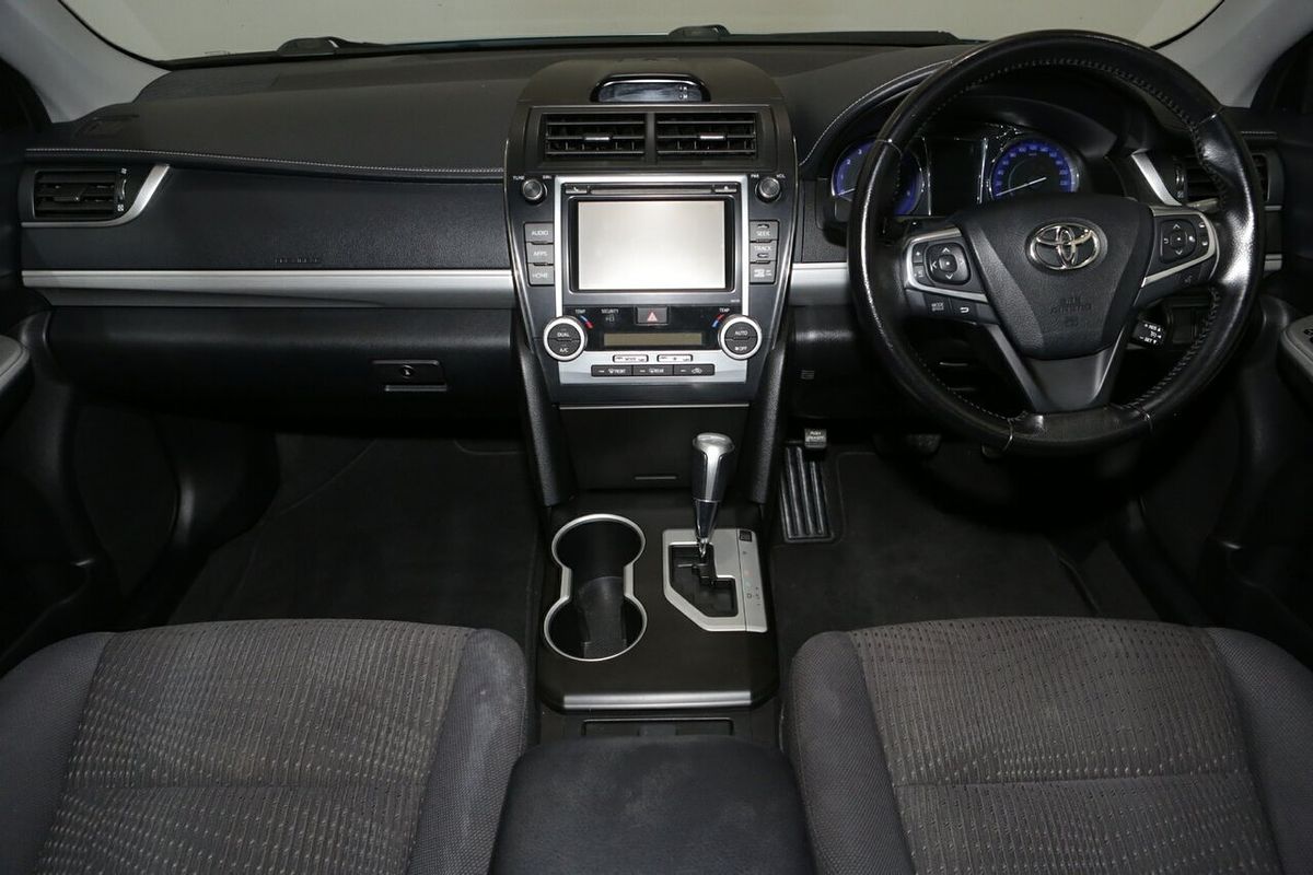 2017 Toyota Camry Atara S ASV50R