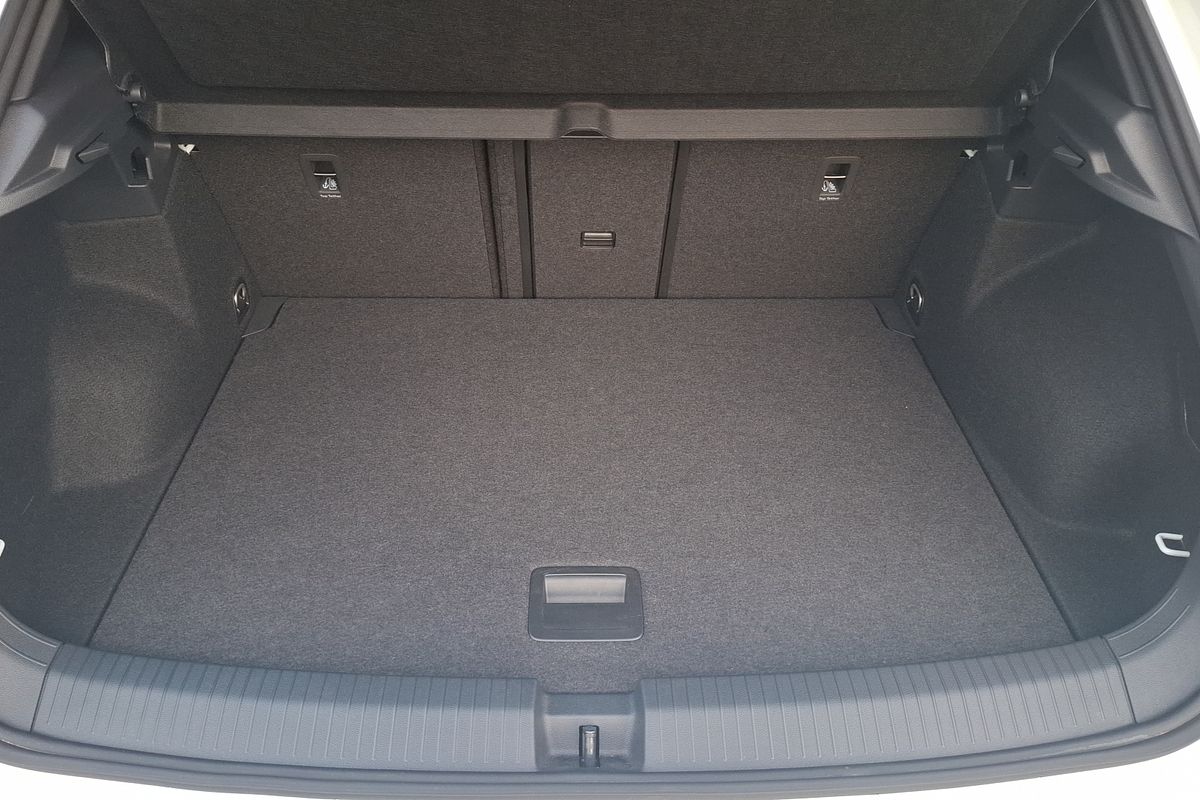 2024 Volkswagen T-Roc 140TSI R-Line D11