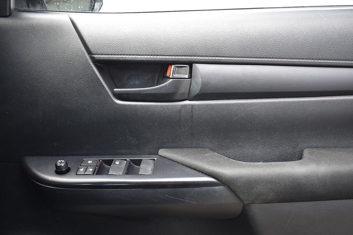 2021 Toyota Hilux SR GUN126R 4X4