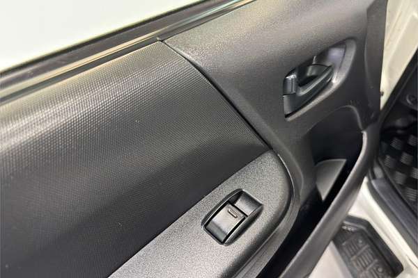 2018 Toyota Hiace TRH201R LWB