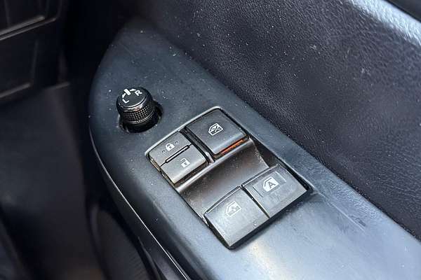 2017 Toyota Hilux Workmate TGN121R Rear Wheel Drive