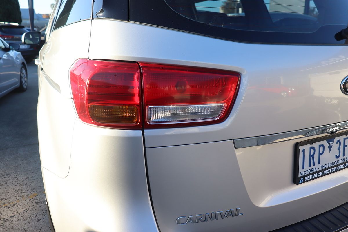 2017 Kia Carnival S YP