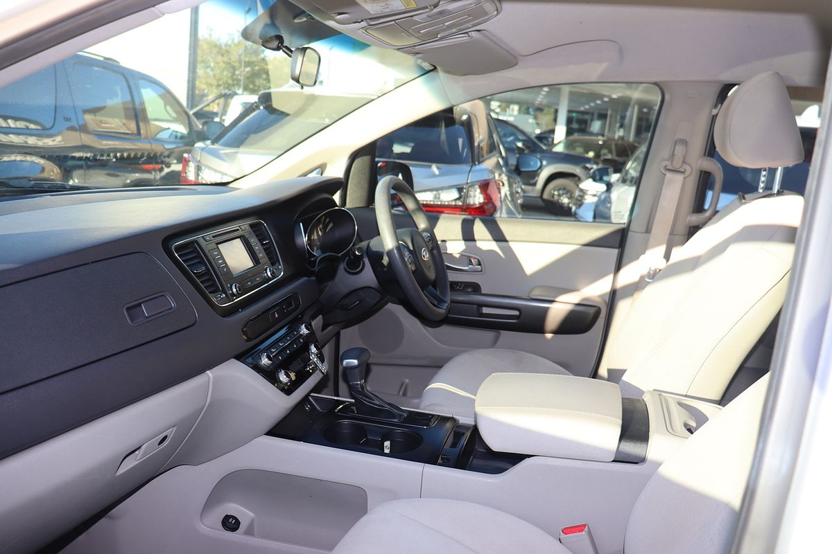 2017 Kia Carnival S YP