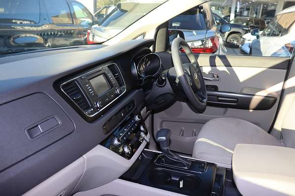 2017 Kia Carnival S YP