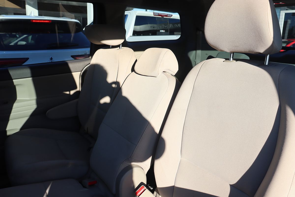 2017 Kia Carnival S YP
