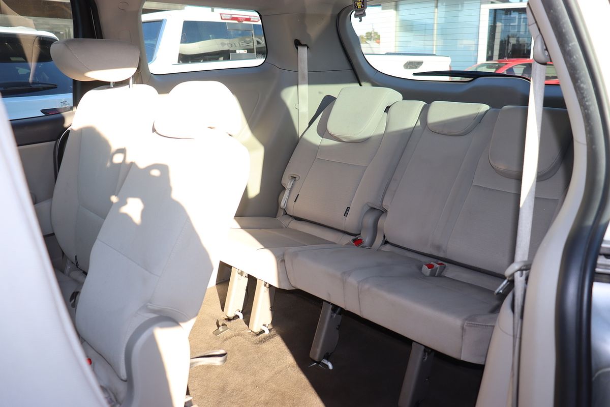 2017 Kia Carnival S YP