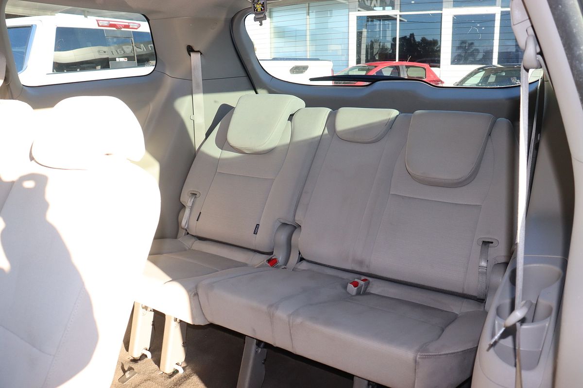 2017 Kia Carnival S YP