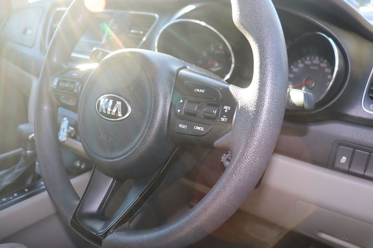 2017 Kia Carnival S YP