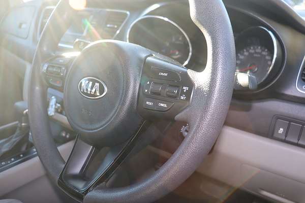 2017 Kia Carnival S YP