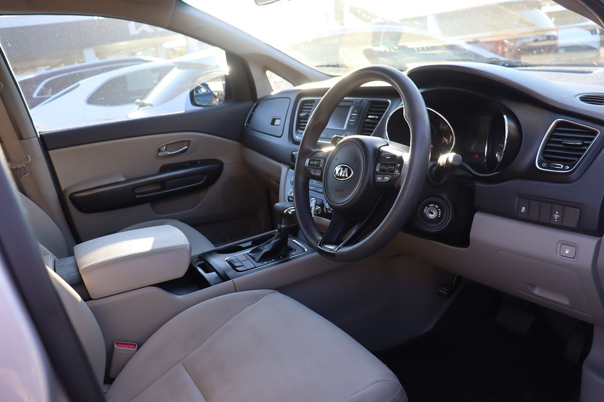 2017 Kia Carnival S YP