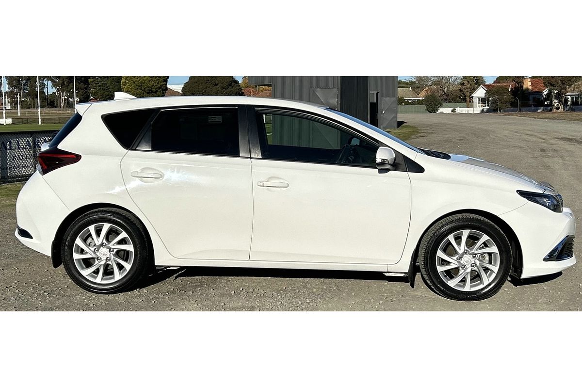2017 Toyota Corolla Ascent Sport ZRE182R