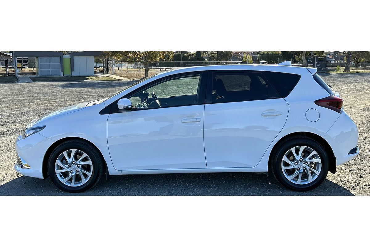 2017 Toyota Corolla Ascent Sport ZRE182R