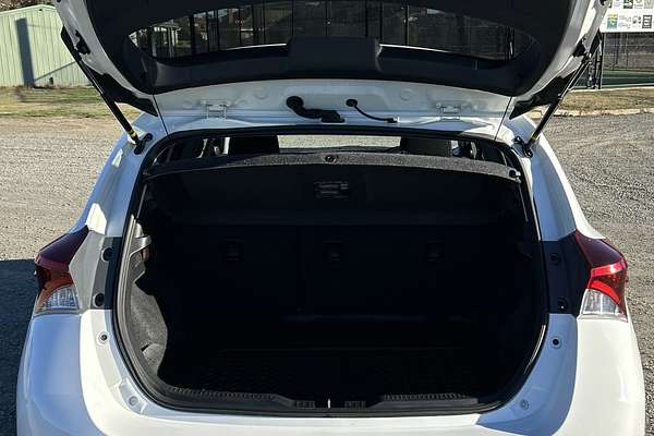 2017 Toyota Corolla Ascent Sport ZRE182R