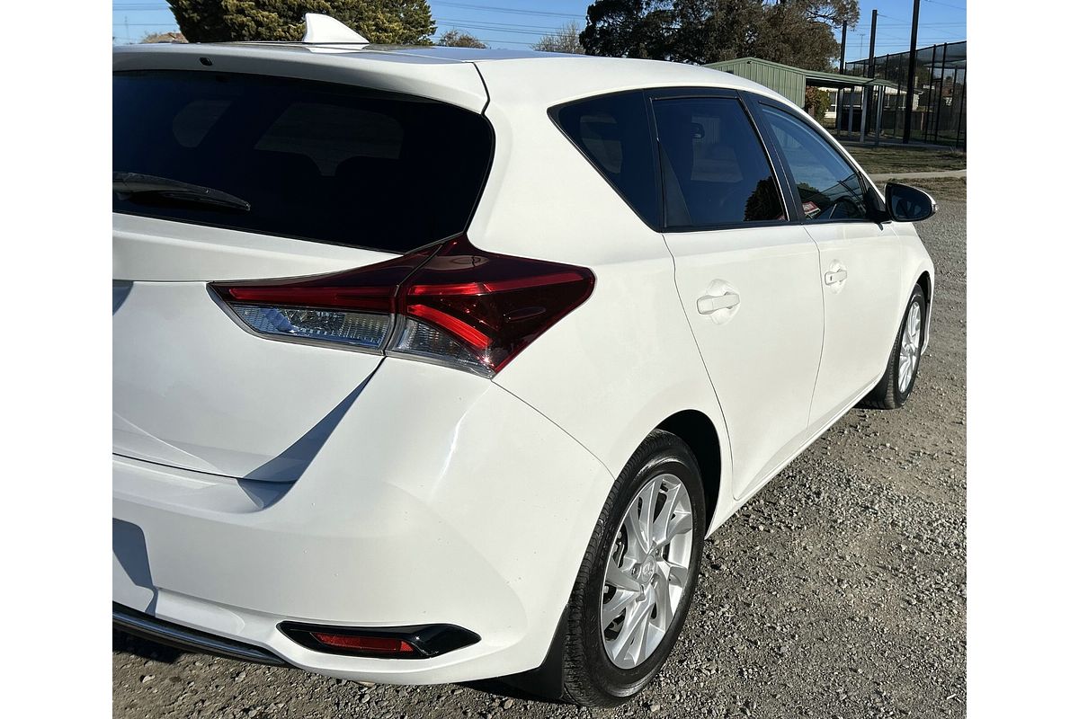 2017 Toyota Corolla Ascent Sport ZRE182R