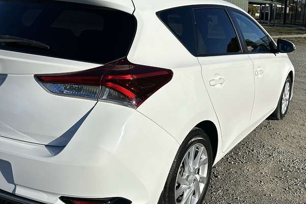 2017 Toyota Corolla Ascent Sport ZRE182R