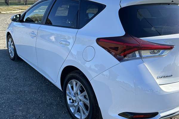 2017 Toyota Corolla Ascent Sport ZRE182R