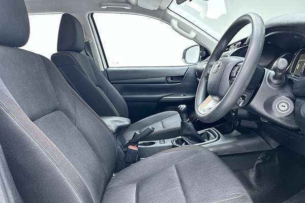 2020 Toyota Hilux SR GUN126R 4X4