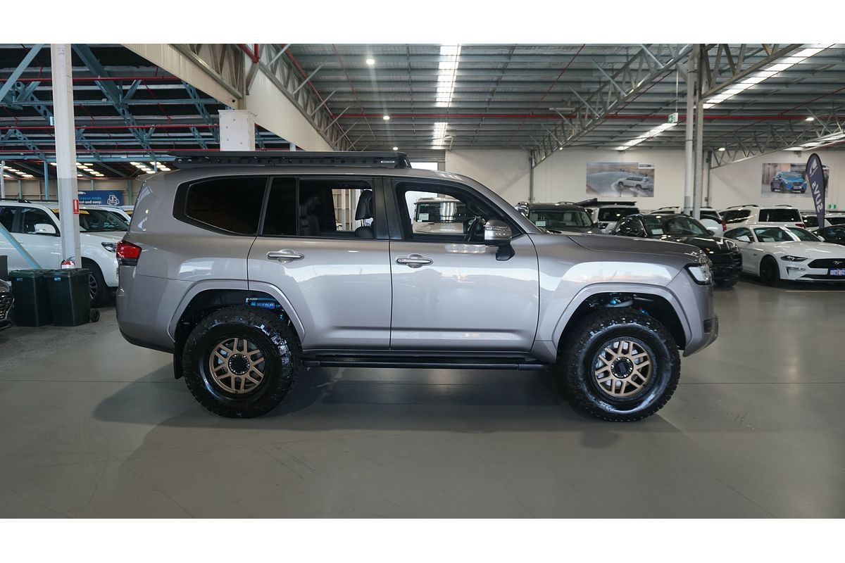 2024 Toyota Landcruiser VX FJA300R