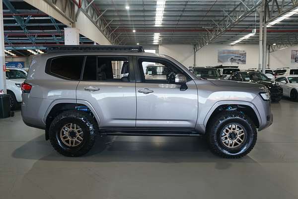 2024 Toyota Landcruiser VX FJA300R