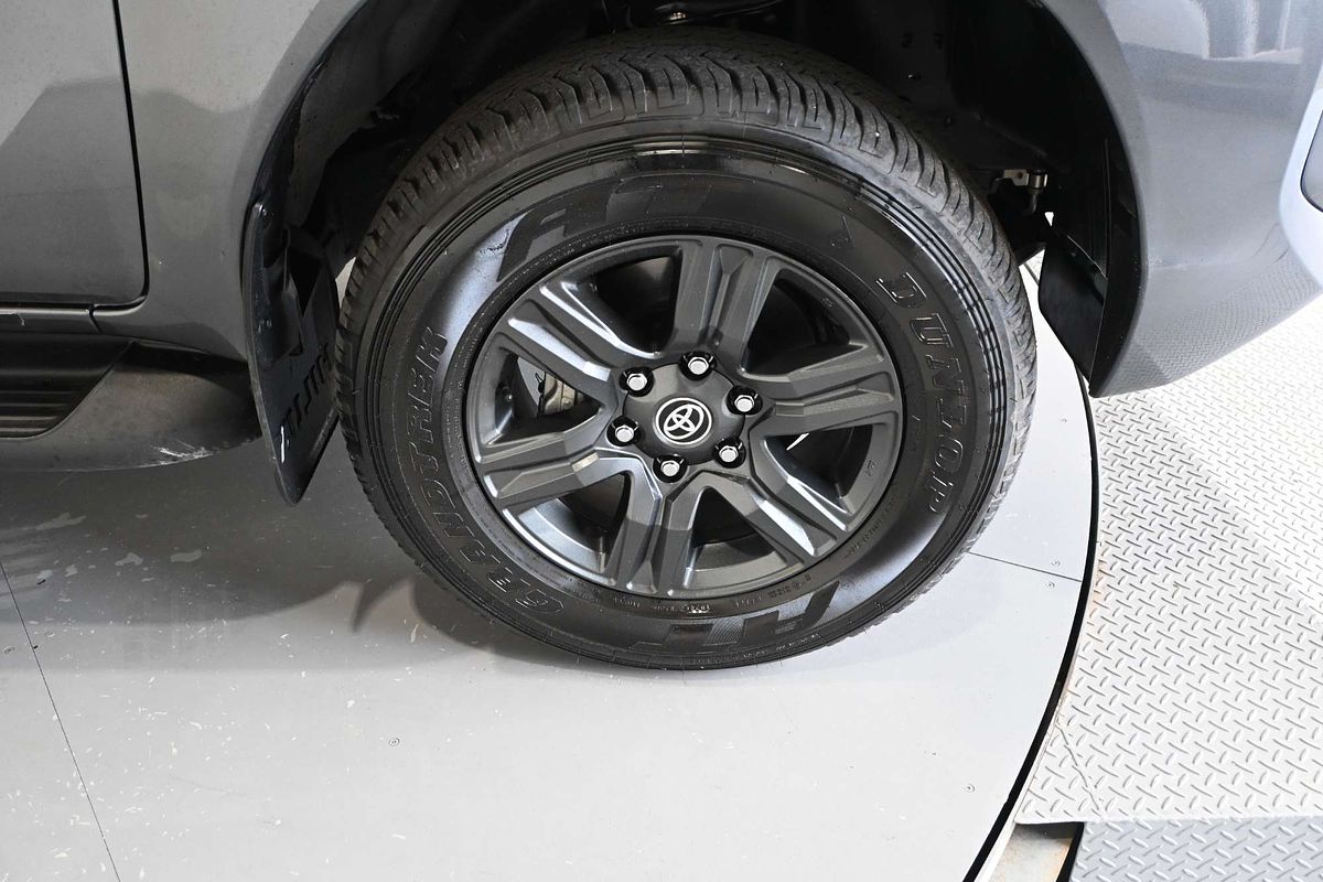 2024 Toyota Hilux SR GUN126R 4X4