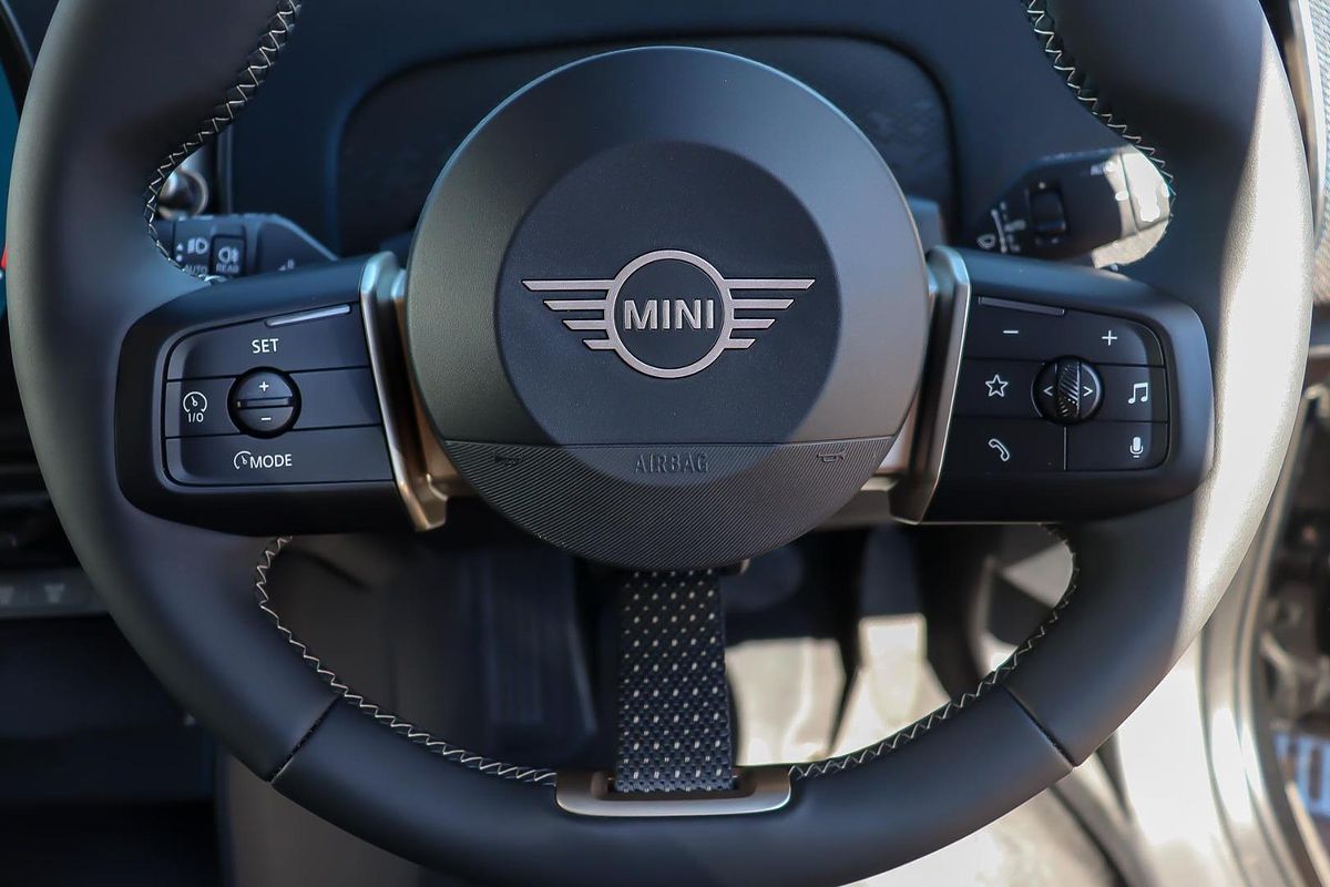 2024 MINI Countryman E Classic U25