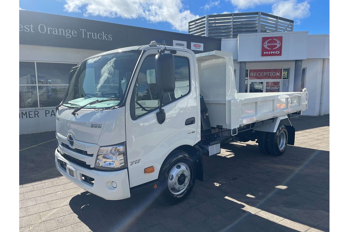 2024 Hino 300 Series 717 Tipper