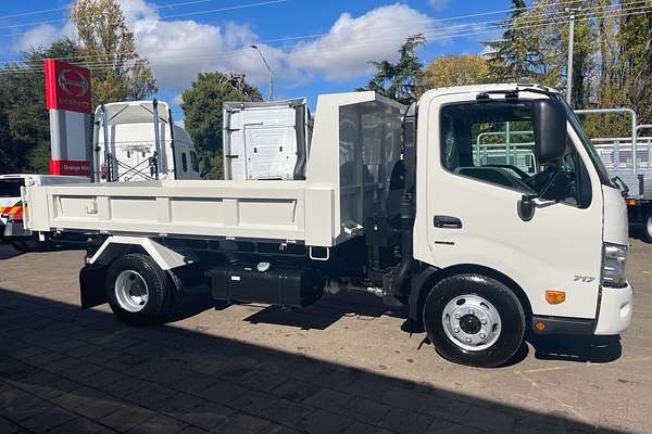 2024 Hino 300 Series 717 Tipper
