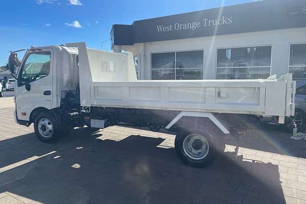 2024 Hino 300 Series 717 Tipper