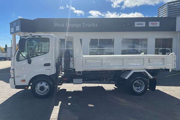 2024 Hino 300 Series 717 Tipper