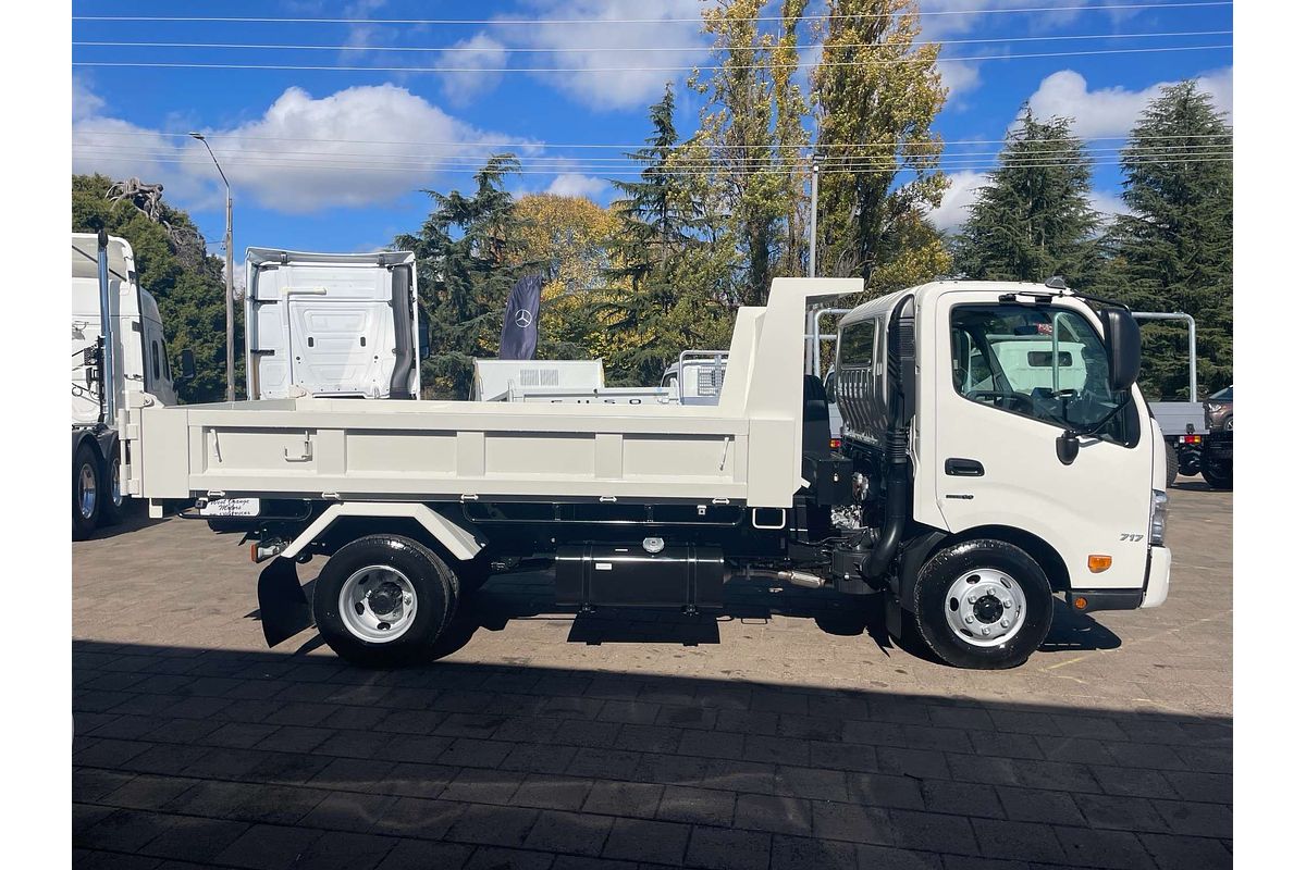 2024 Hino 300 Series 717 Tipper