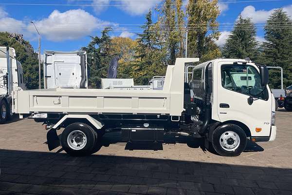 2024 Hino 300 Series 717 Tipper