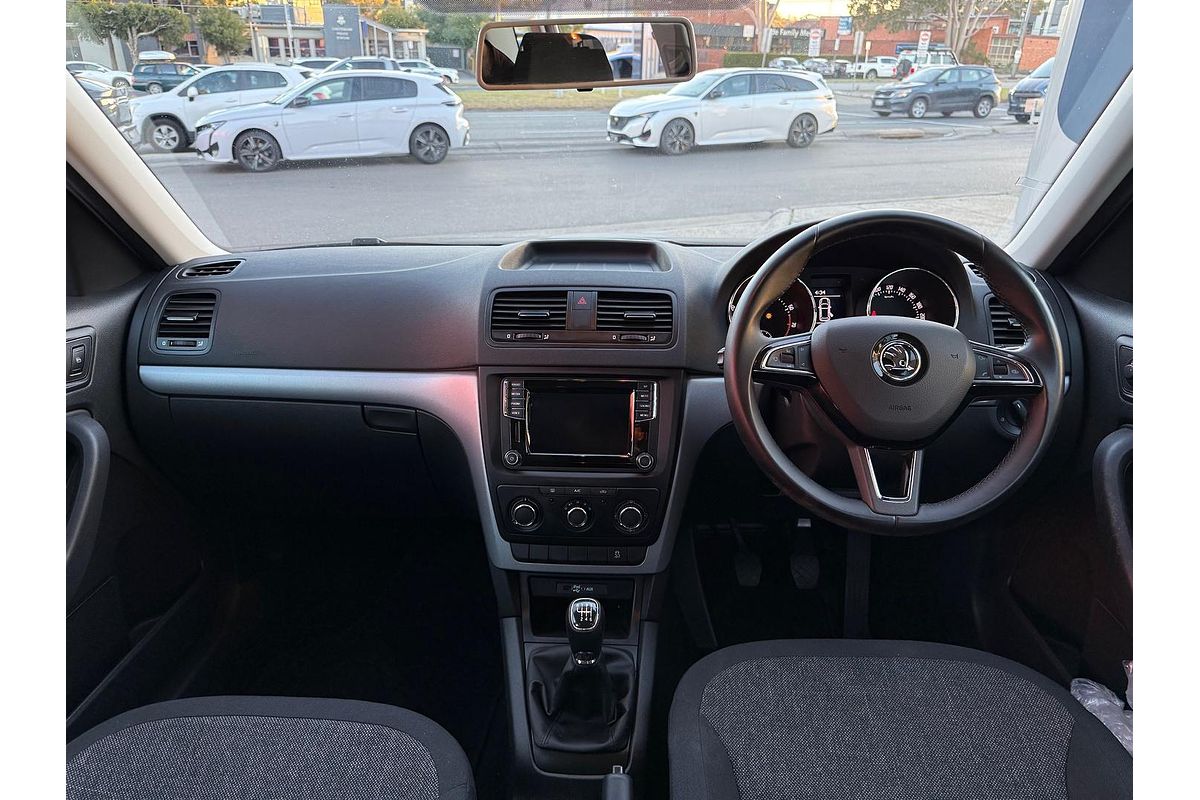 2015 SKODA Yeti 77TSI Active 5L