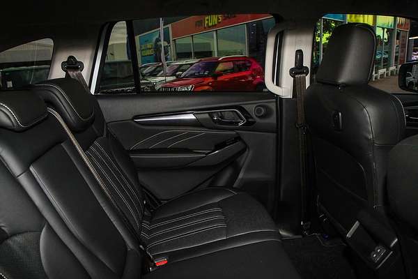 2025 Isuzu MU-X LS-T