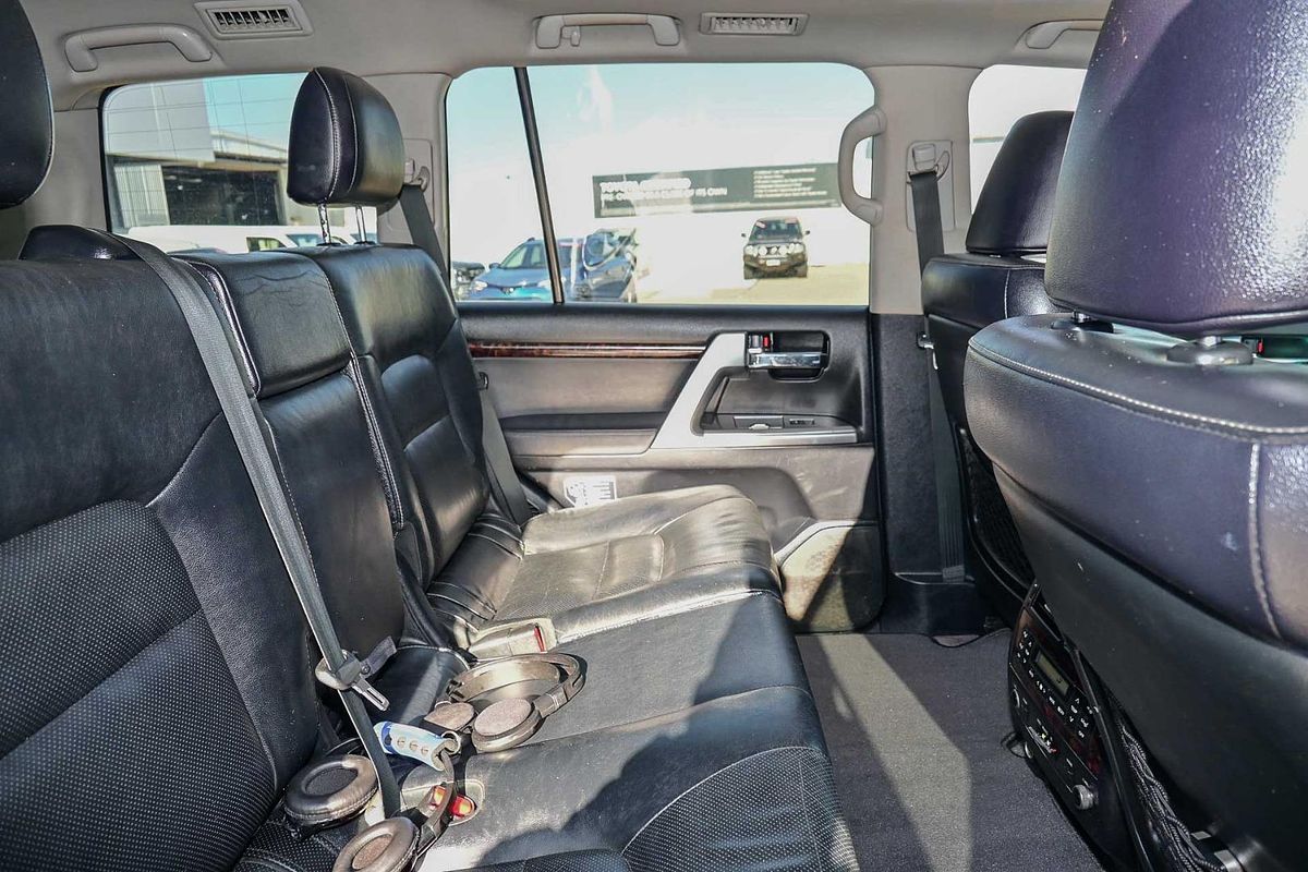 2012 Toyota Landcruiser Sahara VDJ200R