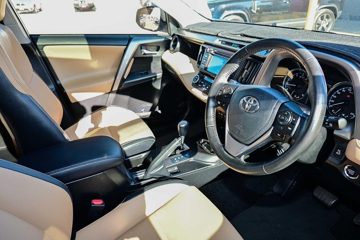 2018 Toyota RAV4 Cruiser ASA44R