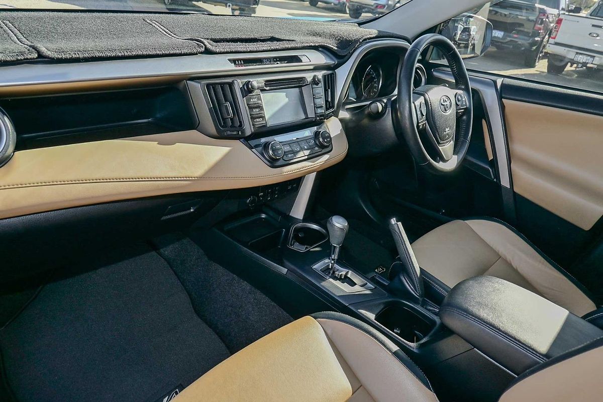 2018 Toyota RAV4 Cruiser ASA44R