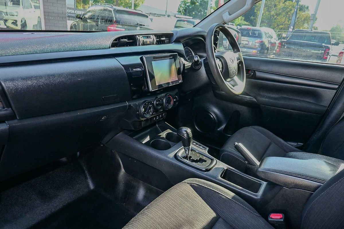 2018 Toyota Hilux SR GUN126R 4X4