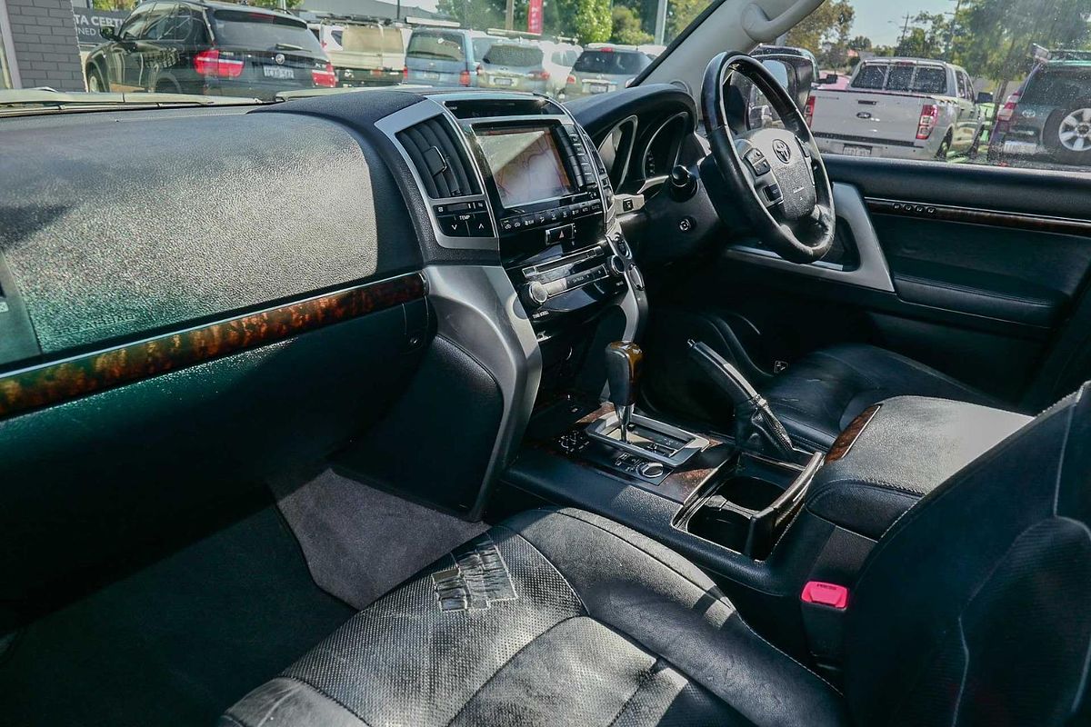 2012 Toyota Landcruiser Sahara VDJ200R