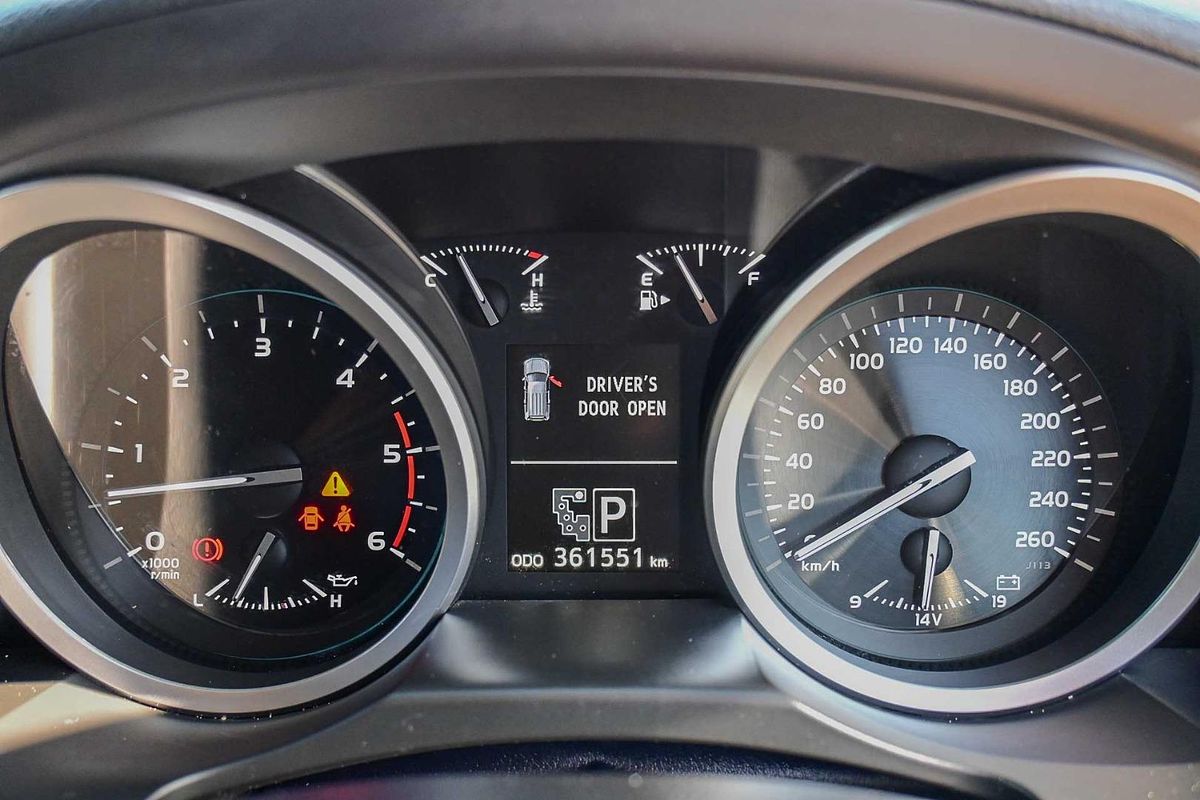 2012 Toyota Landcruiser Sahara VDJ200R