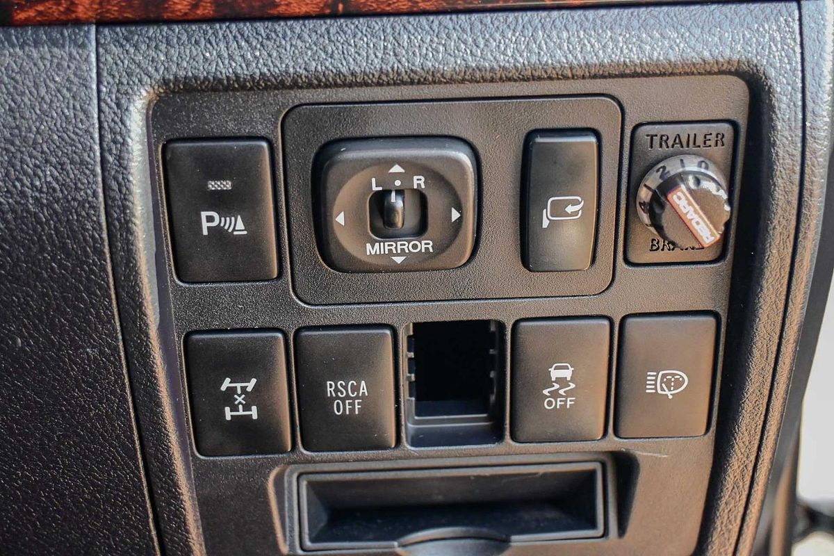 2012 Toyota Landcruiser Sahara VDJ200R