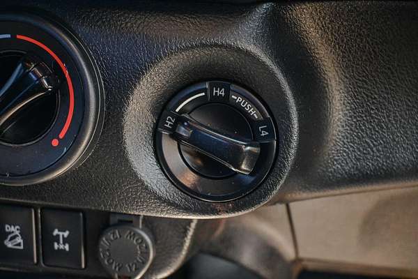 2018 Toyota Hilux SR GUN126R 4X4