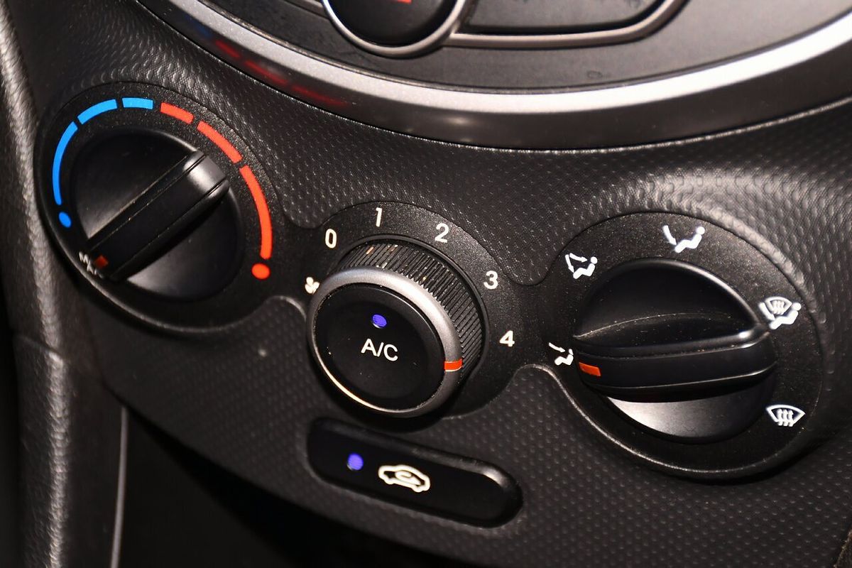 2017 Hyundai Accent Active RB4