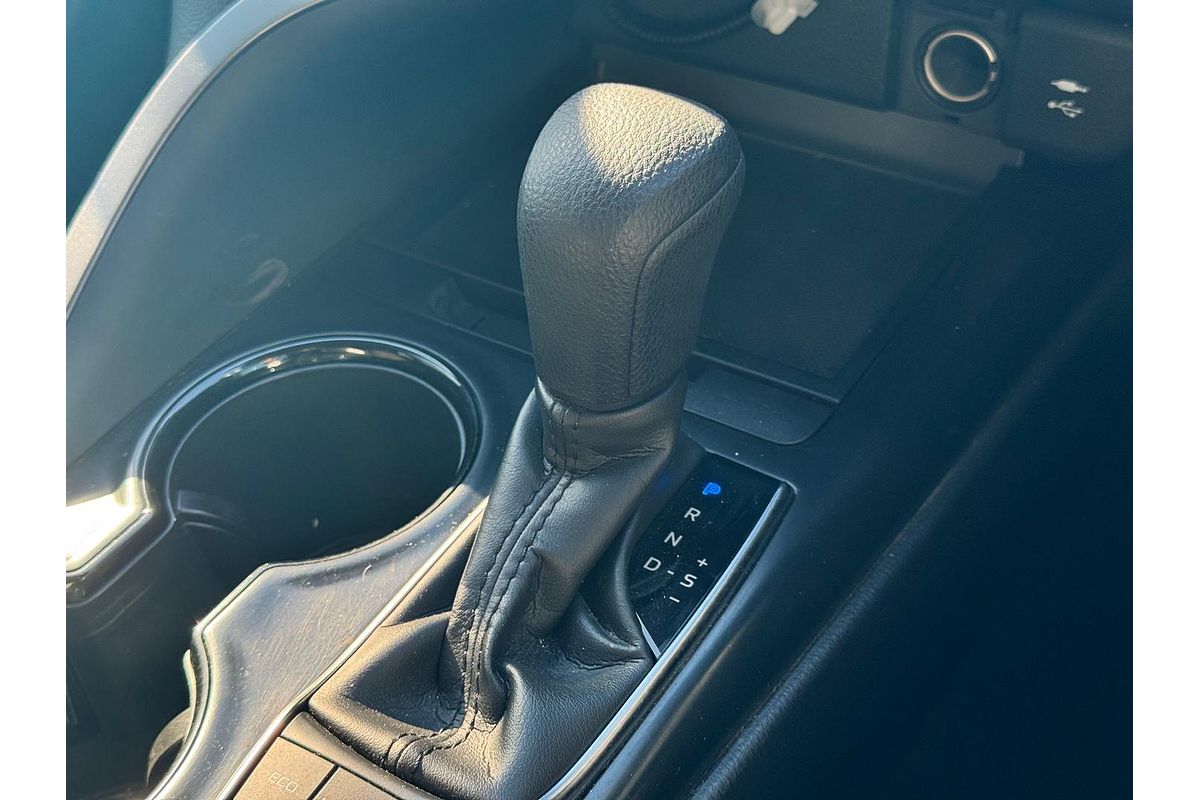 2020 Toyota Camry Ascent AXVH71R