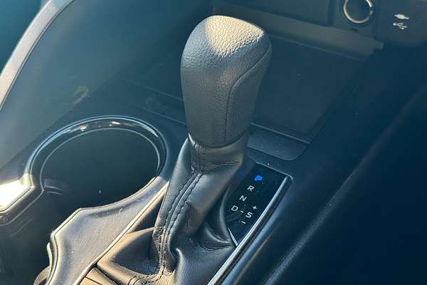 2020 Toyota Camry Ascent AXVH71R