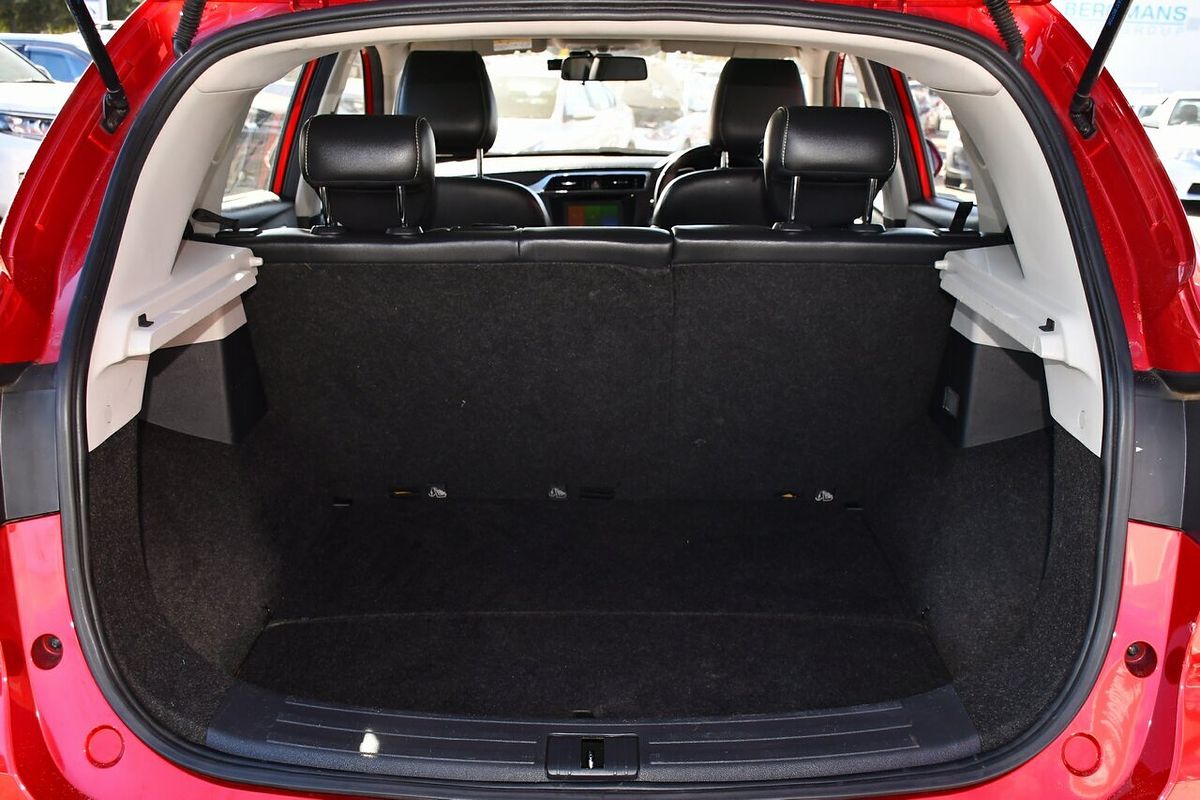 2018 MG ZS Essence AZS1