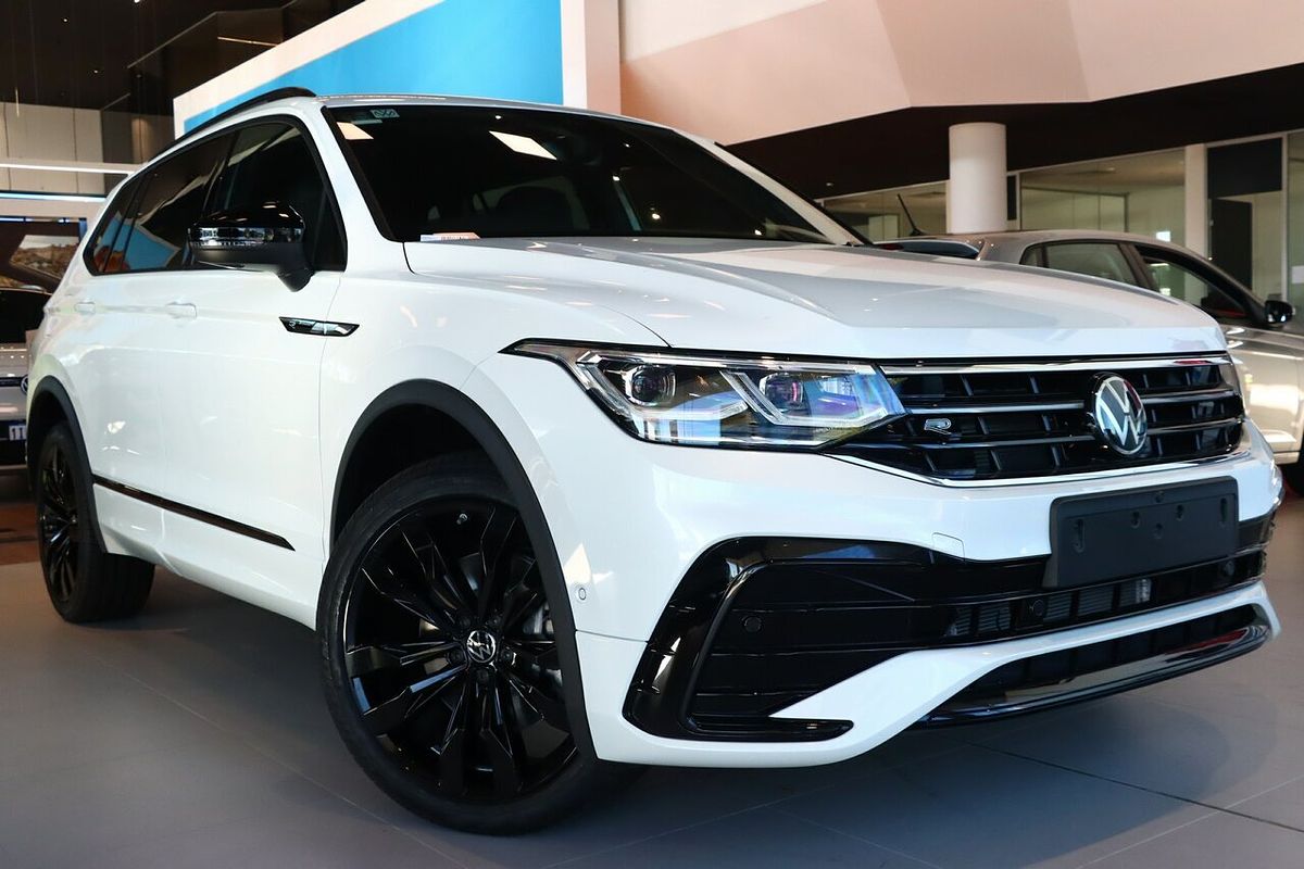 2024 Volkswagen Tiguan Wolfsburg Edition Allspace 5N