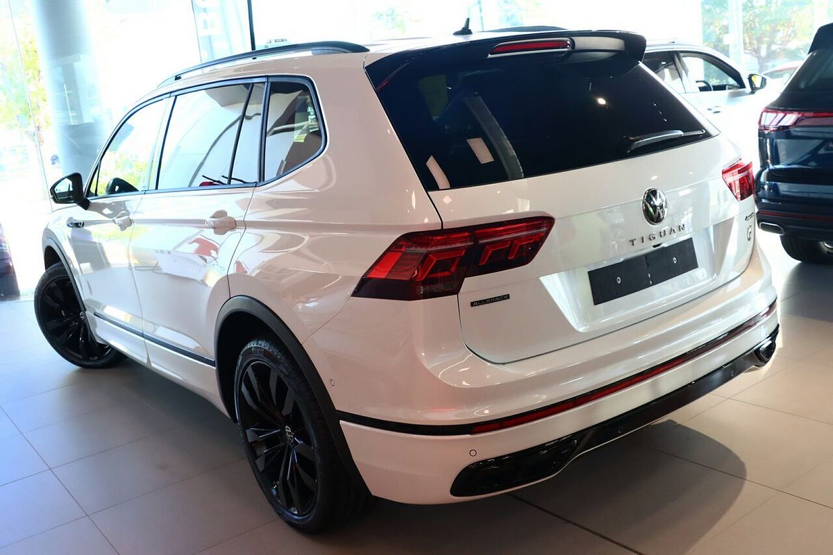 2024 Volkswagen Tiguan Wolfsburg Edition Allspace 5N